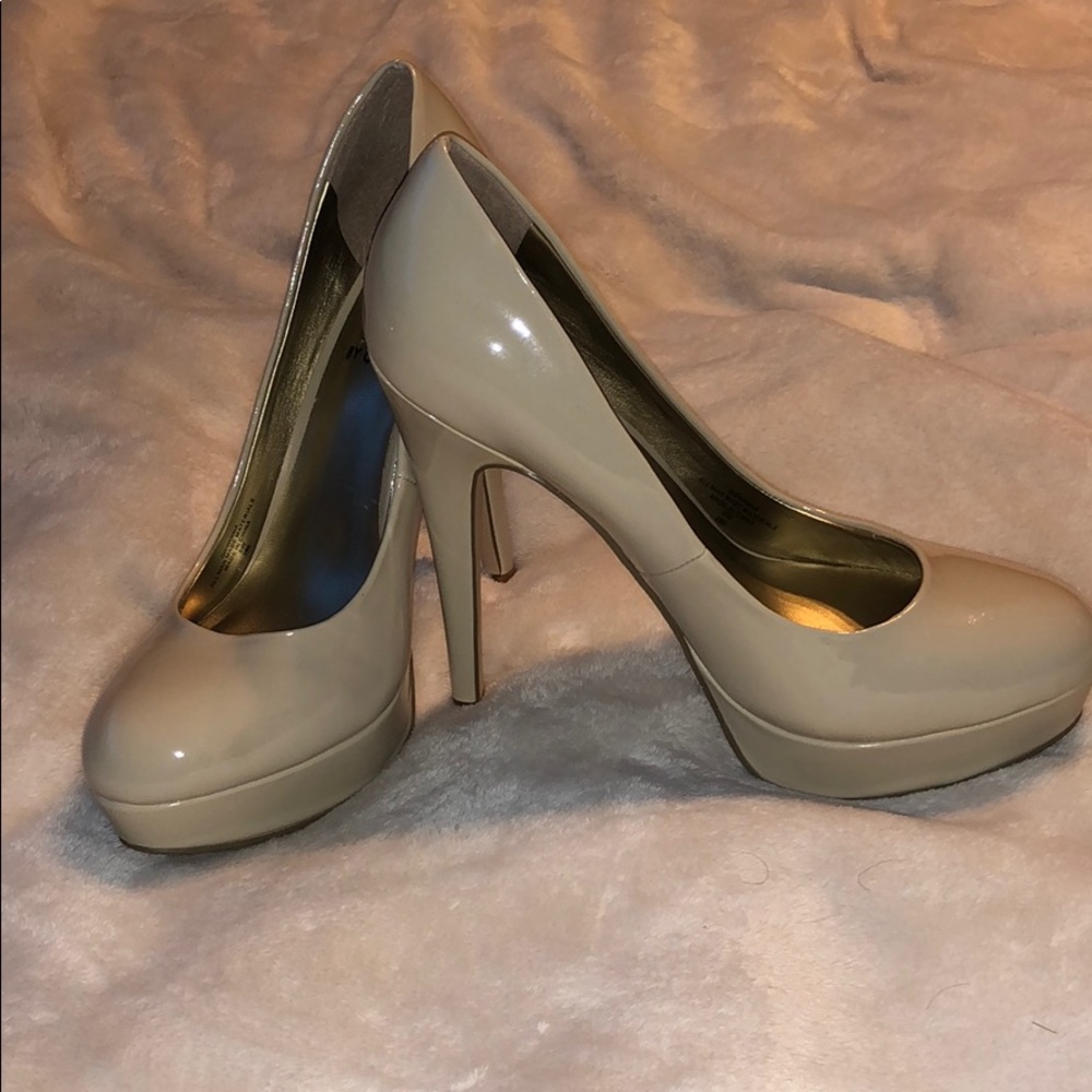 G by Guess high heel